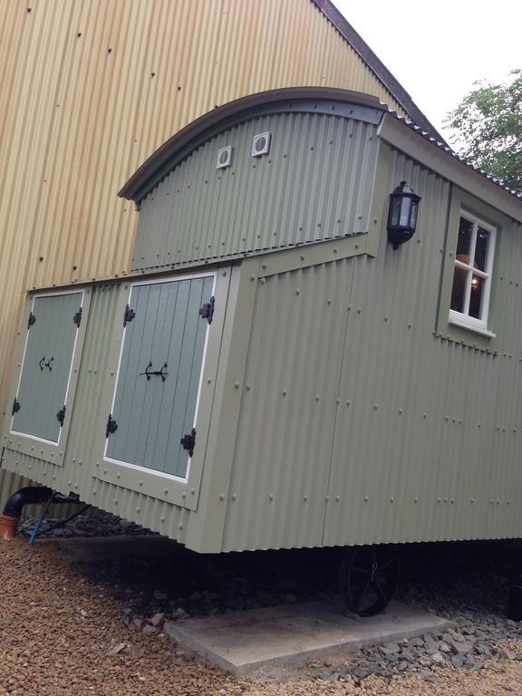Posh Huts Farmstay Falstone Eksteriør billede